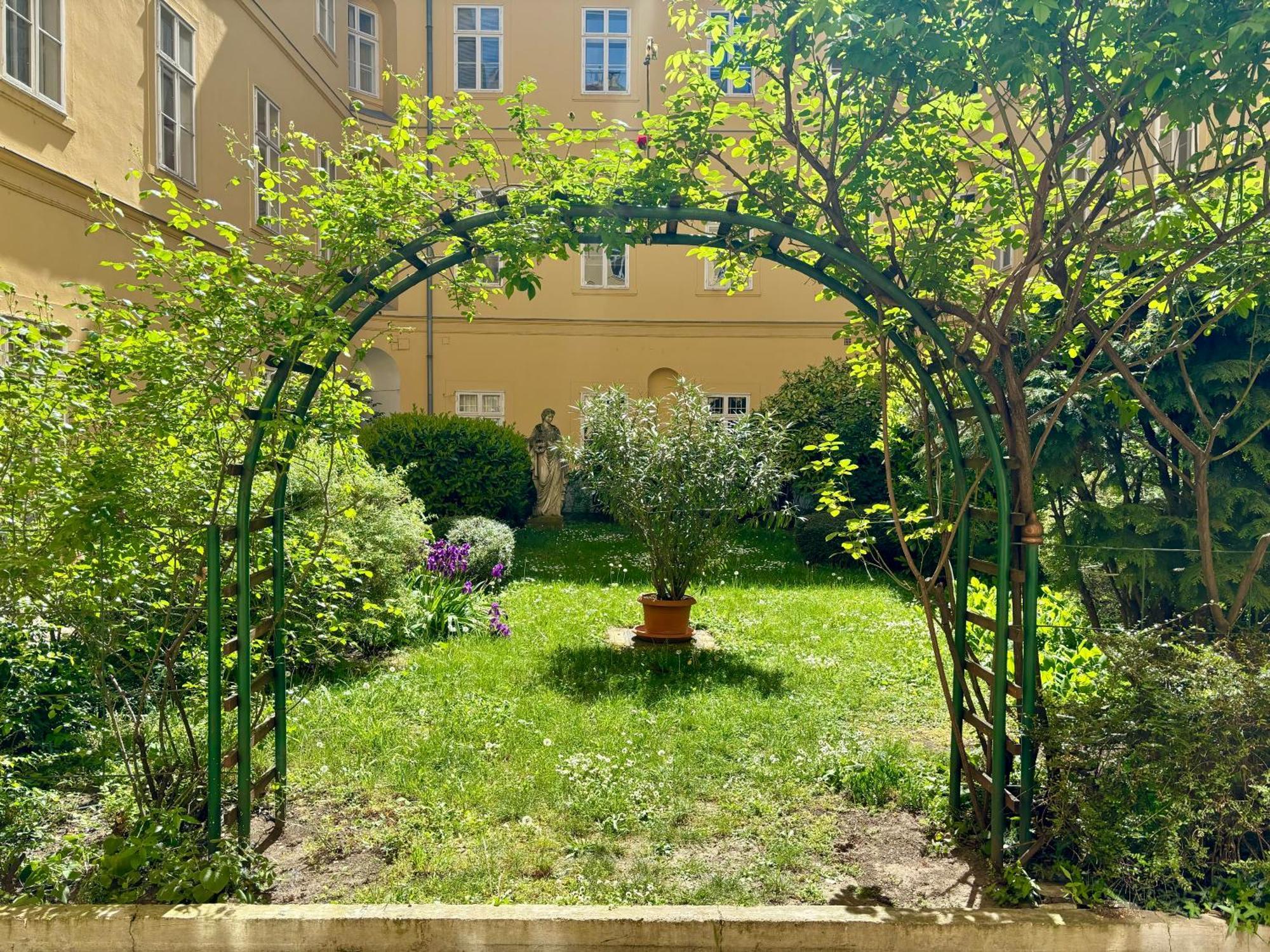 Chez Marie Будапеща Екстериор снимка
